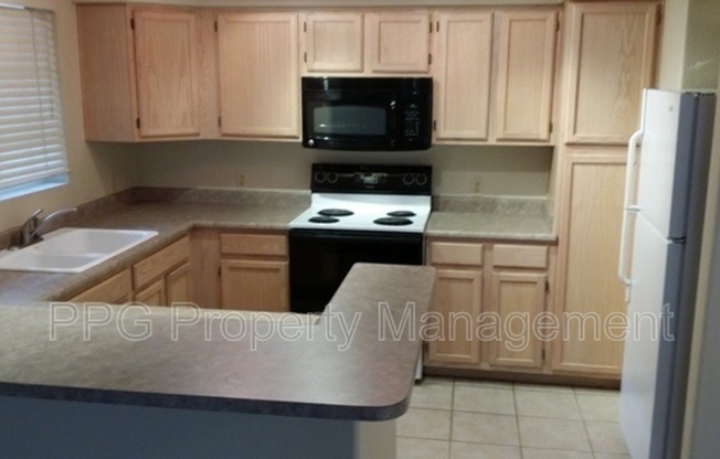 10101 N ARABIAN Trail