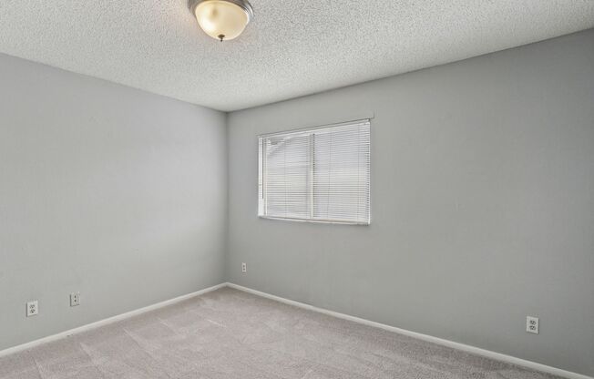 2 beds, 1.5 baths, 850 sqft, $1,490