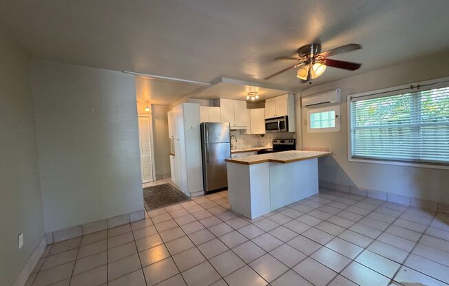 1 bed, 1 bath, $1,695, Unit 1638