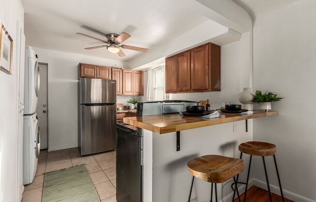 2BD, 1BA Half-Duplex in Sloan's Lake with Detached 1-Car Garage