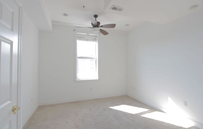 2 beds, 2 baths, 988 sqft, $2,100, Unit 301