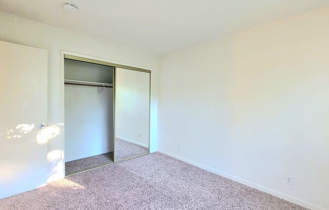 1 bed, 1 bath, 800 sqft, $1,495, Unit 2ND AVE 10