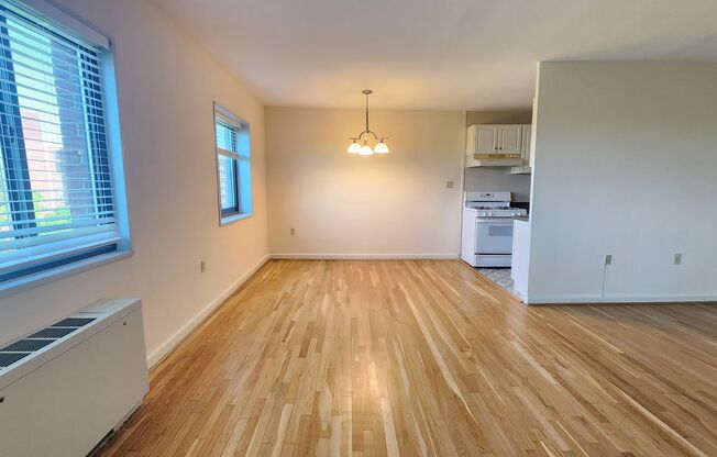 Utilities Included! Parking! Near Pentagon City Metro!