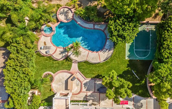 Exquisite Designer 4 Bedroom Home for Rent