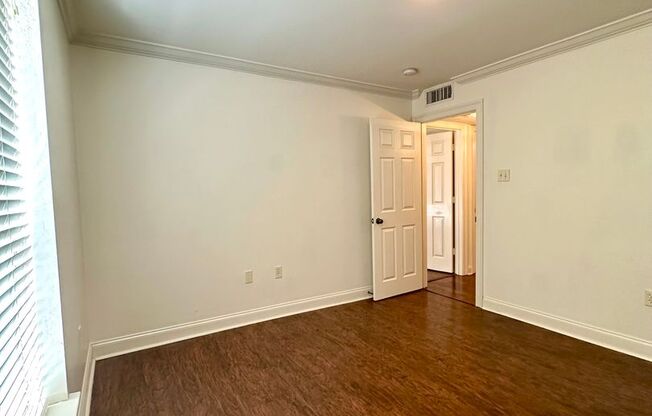 2 beds, 2 baths, $1,300, Unit Unit 130