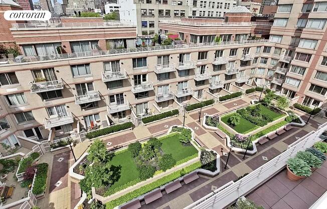 Studio, 1 bath, 422 sqft, $3,400, Unit 4X