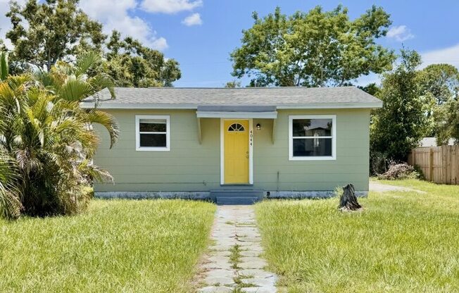 4044 44 AVE N