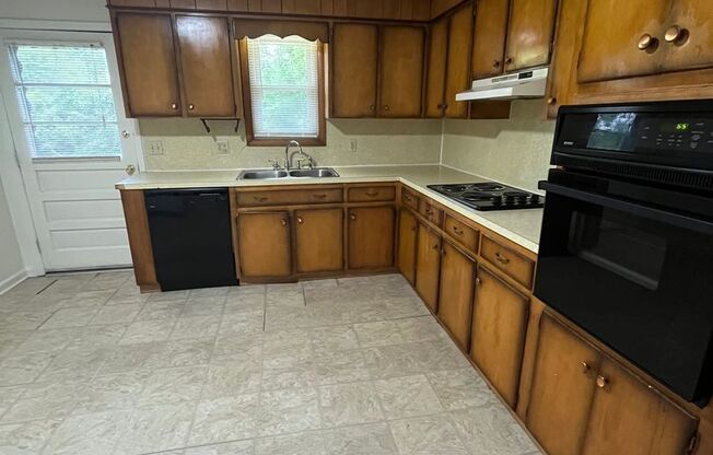 2 beds, 1 bath, 903 sqft, $1,170, Unit K-4