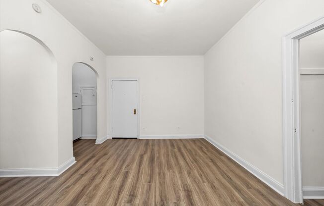 Studio, 1 bath, 348 sqft, $1,250, Unit 107