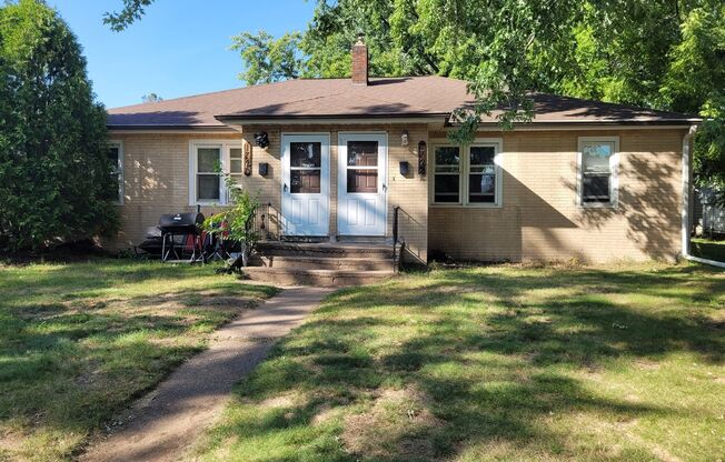 $1025| 2BD 1BA| 1722 Rist Ave| Available 11/06/2024