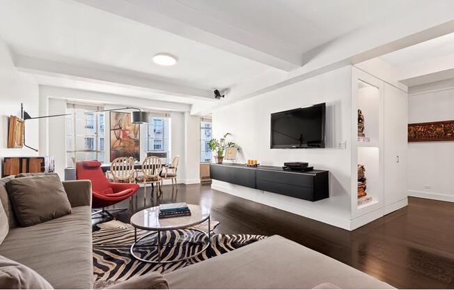 333 W 56 ST