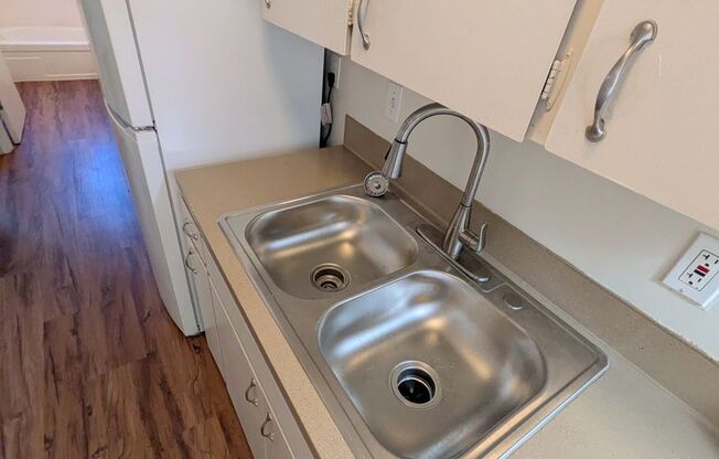 1 bed, 1 bath, 650 sqft, $1,160, Unit 3515-14