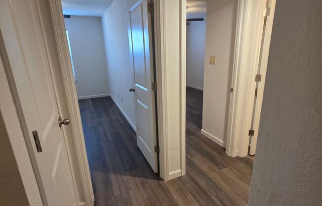 2 beds, 1 bath, 800 sqft, $1,095, Unit 201-G