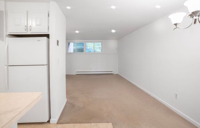 1 bed, 1 bath, 775 sqft, $2,050, Unit 10-2