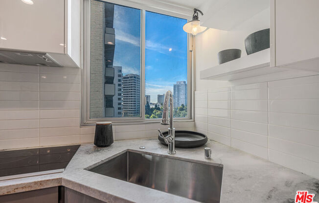 Studio, 1 bath, 600 sqft, $3,495, Unit 1012