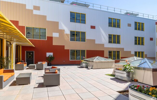 2 beds, 1 bath, 1,008 sqft, $2,295, Unit Unit 305