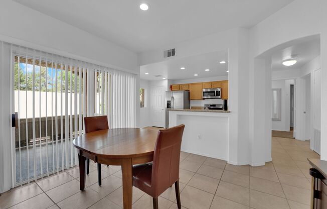 Charming 2 bedrooms 2 Bathrooms in the Amber Ridge Gated Community