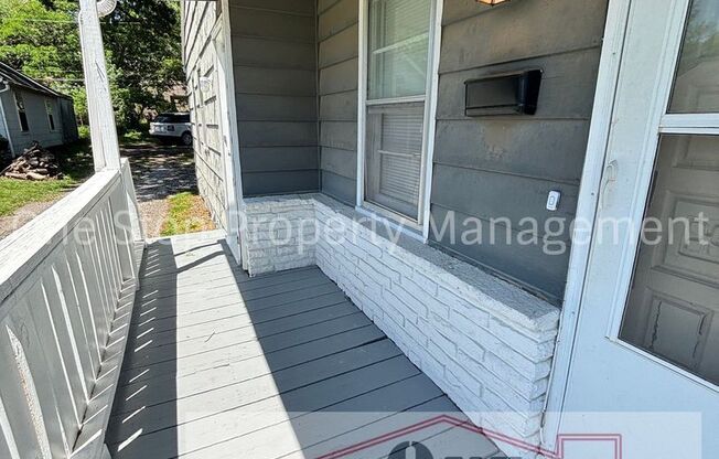 Beautifully Remodeled 2-bedroom, 1-bath home in Kansas City!!!