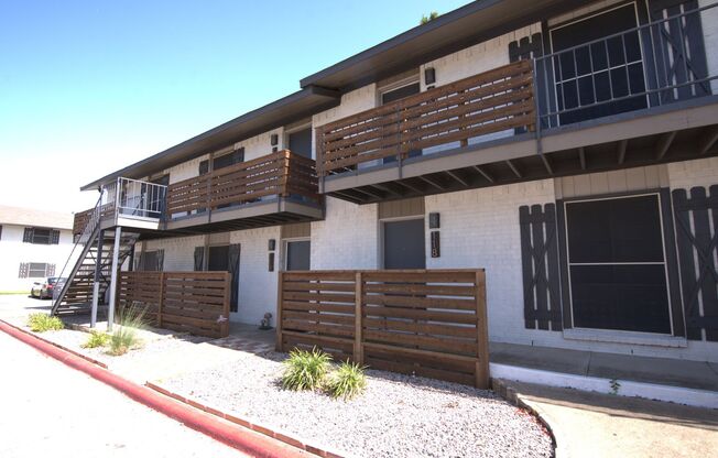 2 beds, 2 baths, 950 sqft, $1,475, Unit 135