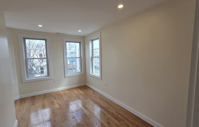 125 CENTRAL AVE