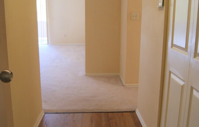 Charming 2 Bedroom/2 Bathroom Condo Unit in Fallstaff Community, MD!