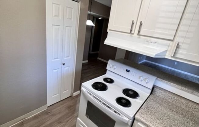 2 beds, 2 baths, 900 sqft, $1,795, Unit 95