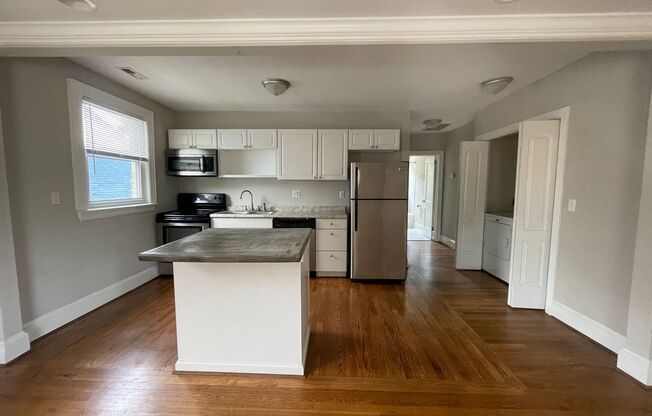 305 W Geer Street