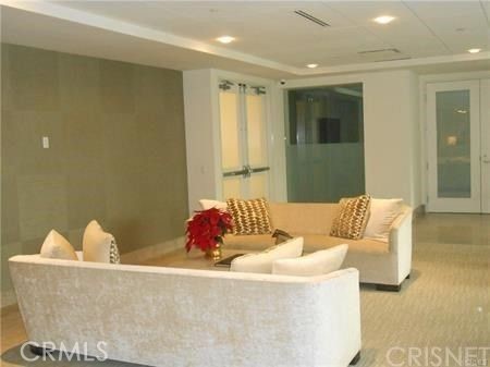 1 bed, 1 bath, 661 sqft, $3,075, Unit 208