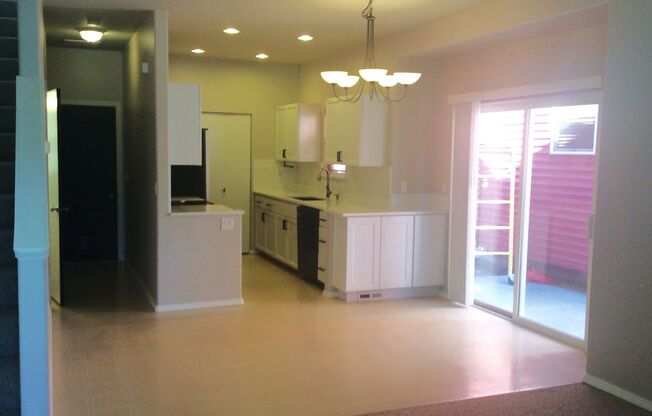 Charming 3 Bedroom Home - Available Now! Seatac area