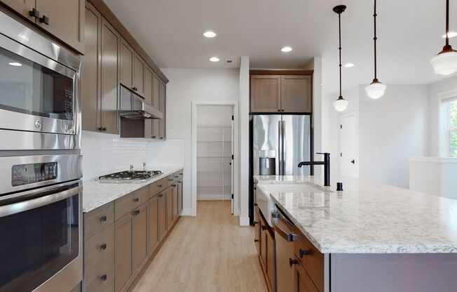 GORGEOUS 3 bdrm plus Flex Space Home in Mountlake Terrace