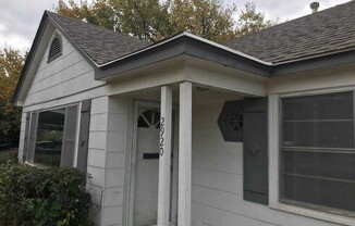 3 beds, 1 bath, $1,075