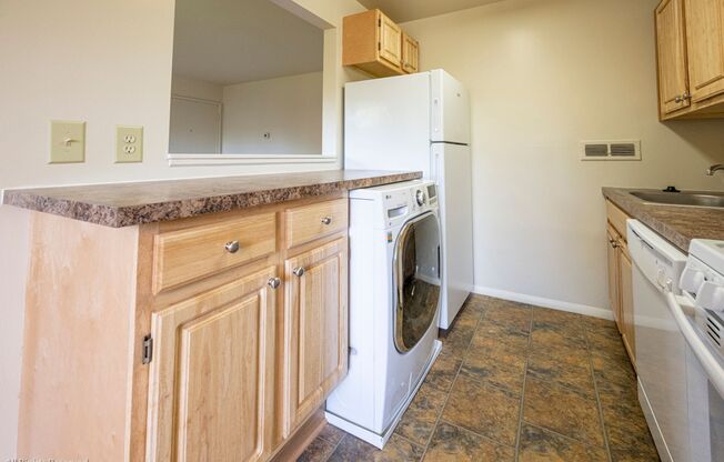 1 bed, 1 bath, 650 sqft, $1,375, Unit 2711A-2A
