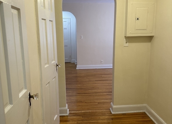 Studio, 1 bath, 500 sqft, $2,050, Unit 305