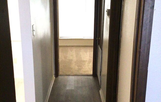 2 beds, 2 baths, 995 sqft, $800, Unit 22