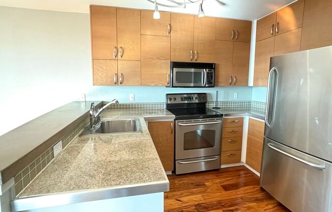 2 beds, 1 bath, $3,250