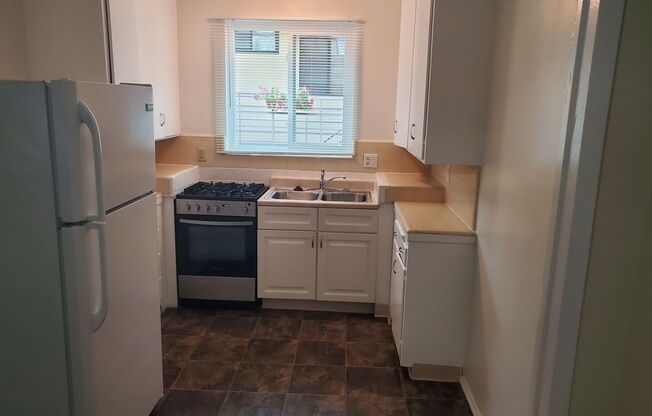 Studio, 1 bath, 500 sqft, $1,695