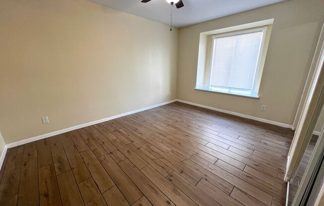 2 beds, 2 baths, $1,275, Unit UNIT 1038