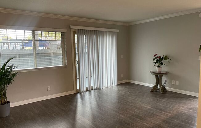 2 beds, 2 baths, 850 sqft, $3,005, Unit 811-01