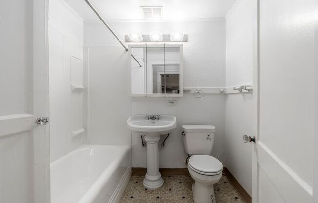 Studio, 1 bath, 400 sqft, $1,350, Unit 01 - 317