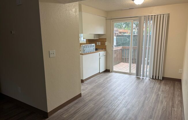 454-180 Stoneway Apartments