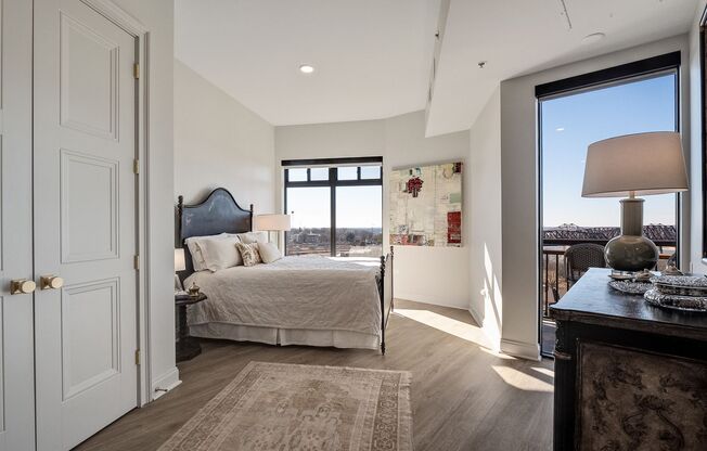 3 beds, 3.5 baths, $10,000, Unit Units 1005-1006
