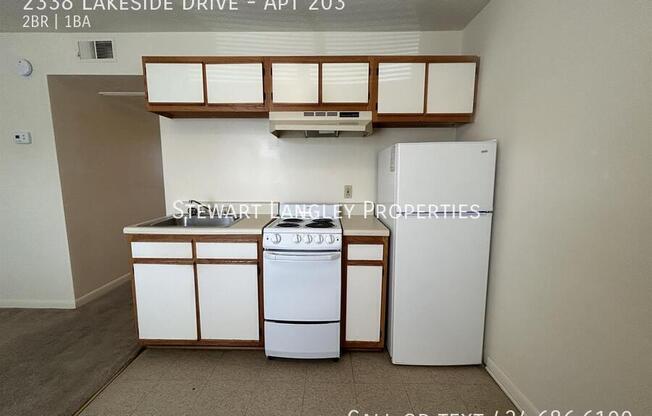 2338 LAKESIDE DR