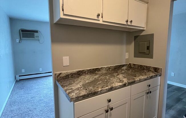 1 bed, 1 bath, $960, Unit 205