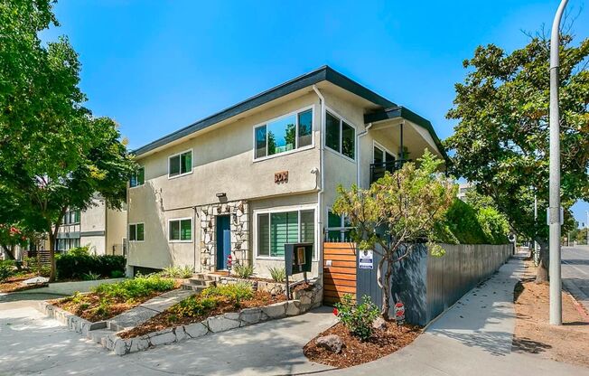 275 N. Oakland