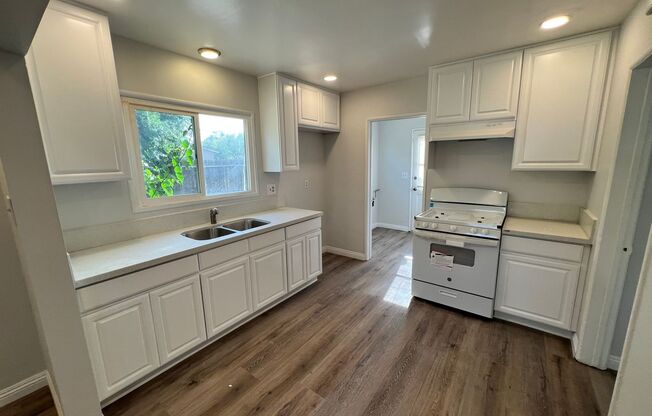 Remodeled 3 bedroom home in Glendora!