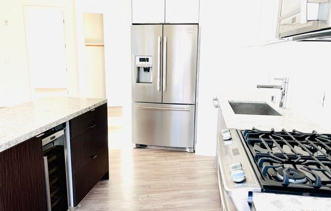 1 bed, 1 bath, 750 sqft, $4,695, Unit 407