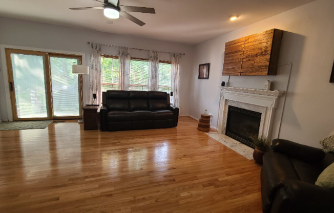12577 GARRY GLN DR