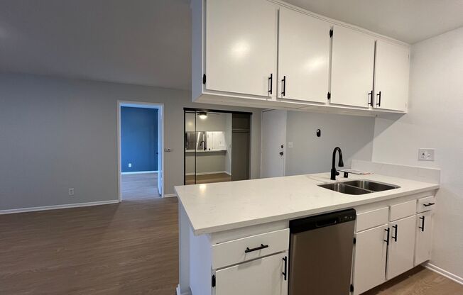 2 beds, 2 baths, 900 sqft, $1,998, Unit 327
