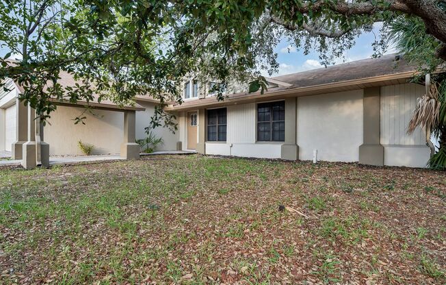 Sunny Oasis Retreat: Charming 3/2 Pool Home for Rent in Palm Harbor