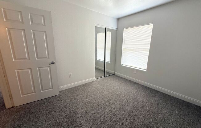 3 beds, 2 baths, $1,350, Unit UNIT 1077